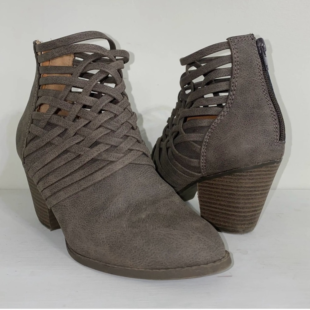 Womens Taupe Ankle Boots Woven Cutout Block Heel Side Zip Boho Chic